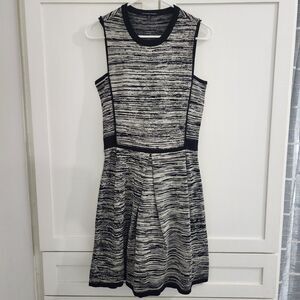WCB by Walter Baker Gray Black Fit Flare Sleeveless Dress Womens Medium Stretch